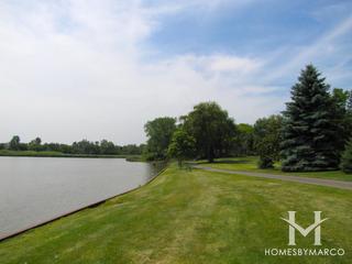 Peregrine Lake Estates subdivision in Palatine, IL