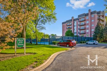 Rivershire subdivision in Lincolnshire, IL