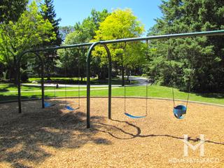 Wood Creek Courts subdivision in Lincolnshire, IL