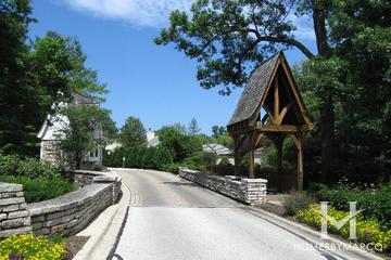 Hybernia subdivision in Highland Park, IL
