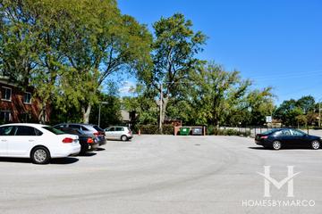 Cambridge Court building in Northbrook, IL