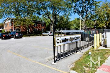 Cambridge Court building in Northbrook, IL
