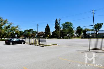 Cambridge Court building in Northbrook, IL