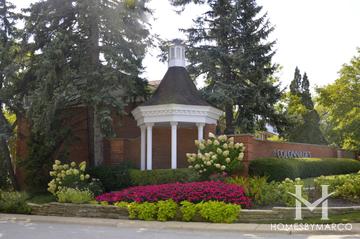 Colonnades subdivision in Northbrook, IL