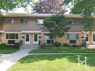 Austin Courts subdivision in Libertyville, IL