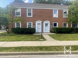 Pebble Creek subdivision in Glenview, IL