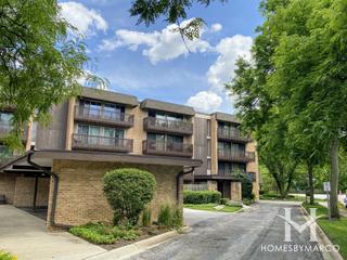 Valley Lo subdivision in Glenview, IL