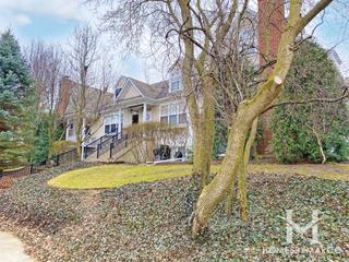 Colonial Park subdivision in Libertyville, IL