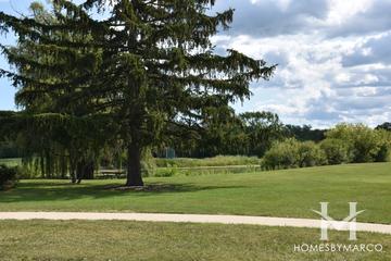 Country Club Condos building in Libertyville, IL