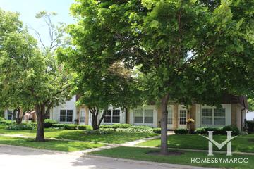 Country Club Condos building in Libertyville, IL