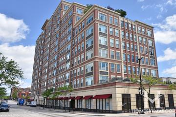 Arlington Town Square building in Arlington Heights, IL