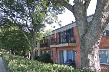 Brittany Place subdivision in Arlington Heights, IL