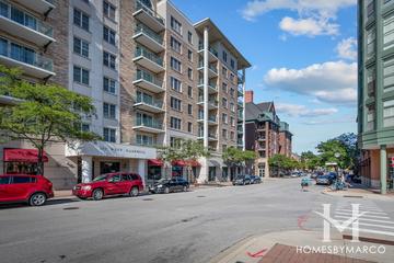 Campbell Courte building in Arlington Heights, IL