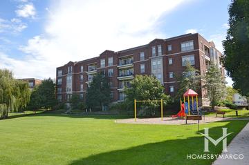 Astor Place building in Wheeling, IL