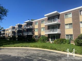 Cameo Terrace building in Wheeling, IL