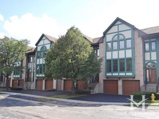 Huntington Square subdivision in Arlington Heights, IL