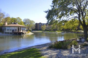 Mallard Cove building in Arlington Heights, IL