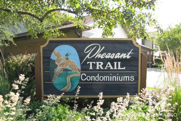 Pheasant Trail subdivision in Arlington Heights, IL