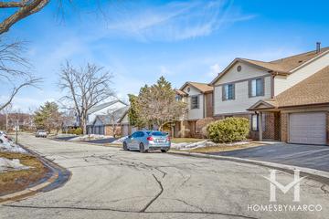Pheasant Trail subdivision in Arlington Heights, IL