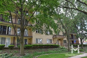 Pine Crest building in Arlington Heights, IL