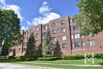 Royal Dunton building in Arlington Heights, IL