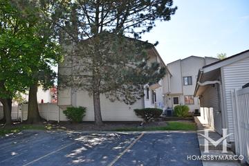 Del Lago building in Schaumburg, IL