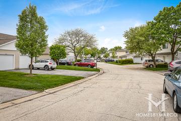 Dunbar Lakes subdivision in Schaumburg, IL