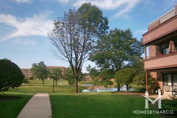 Lakeside at Walden building in Schaumburg, IL