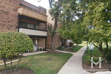 Lakeside at Walden building in Schaumburg, IL