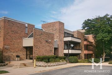 Lakeside at Walden building in Schaumburg, IL