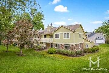 Lexington Lane building in Schaumburg, IL