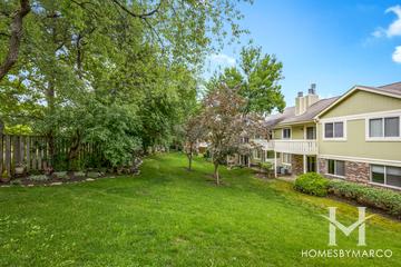 Lexington Lane building in Schaumburg, IL