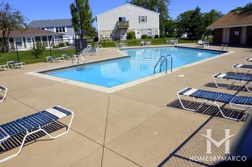 Nantucket Cove building in Schaumburg, IL