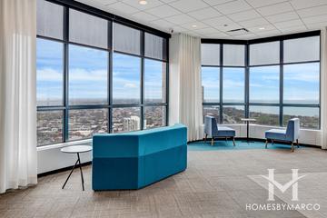 The New York building in the Lake View neighborhood of Chicago, IL