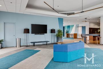 The New York building in the Lake View neighborhood of Chicago, IL