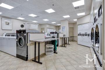 The New York building in the Lake View neighborhood of Chicago, IL