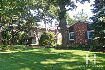 Crystal Lake Estates subdivision in Crystal Lake, IL