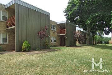 Hampton Court subdivision in Crystal Lake, IL