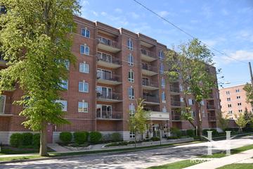 Park Laurel building in Des Plaines, IL