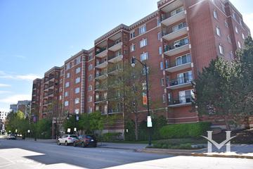 River Pointe building in Des Plaines, IL