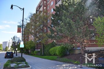 River Pointe building in Des Plaines, IL