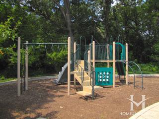 Emerald Shores subdivision in Lindenhurst, IL