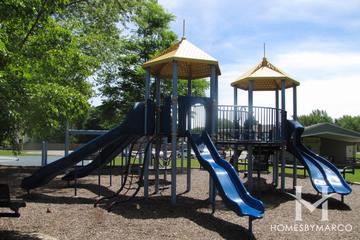 Mallard Ridge subdivision in Lindenhurst, IL