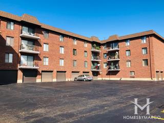 Knollwood subdivision in Lake Zurich, IL