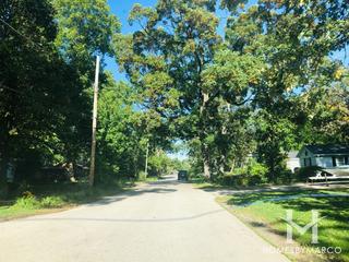 Oakwood Beach subdivision in Lake Zurich, IL