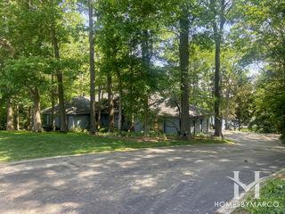 White Birch Lakes subdivision in Hawthorn Woods, IL
