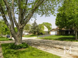 Alta Vista subdivision in Algonquin, IL