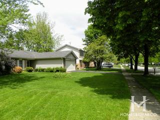 Cinnamon Creek subdivision in Algonquin, IL