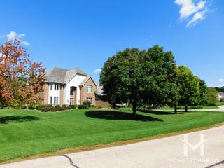 Barrington Oaks Estates subdivision in Barrington, IL
