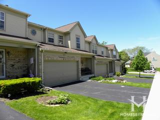 Old Oak Terrace subdivision in Algonquin, IL